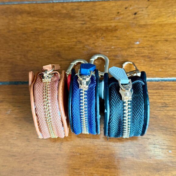 NEW 3-Pc HELLO KITTY Mini Coin Purse Bag Charms Keychain BROWN, WHITE & BLACK - Picture 3 of 8